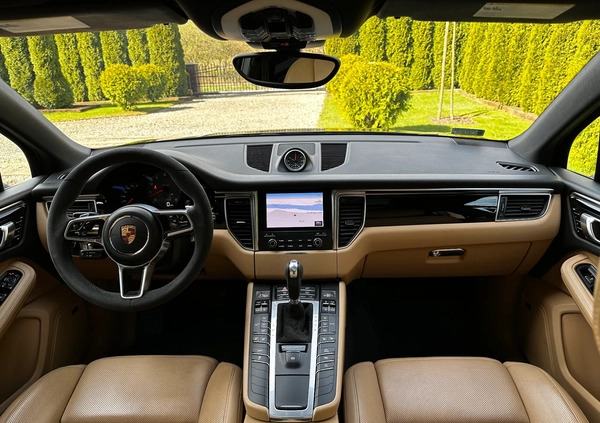 Porsche Macan cena 165800 przebieg: 63434, rok produkcji 2018 z Gąbin małe 631